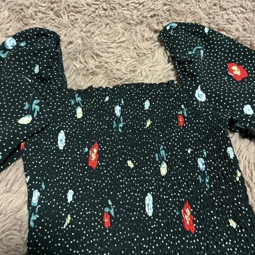Abercrombie and Fitch Women Black Floral Smocked Crop Blouse